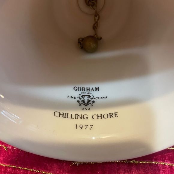 Norman Rockwell Gorham “Chilling Chore” 1977 Bell - Picture 9 of 10